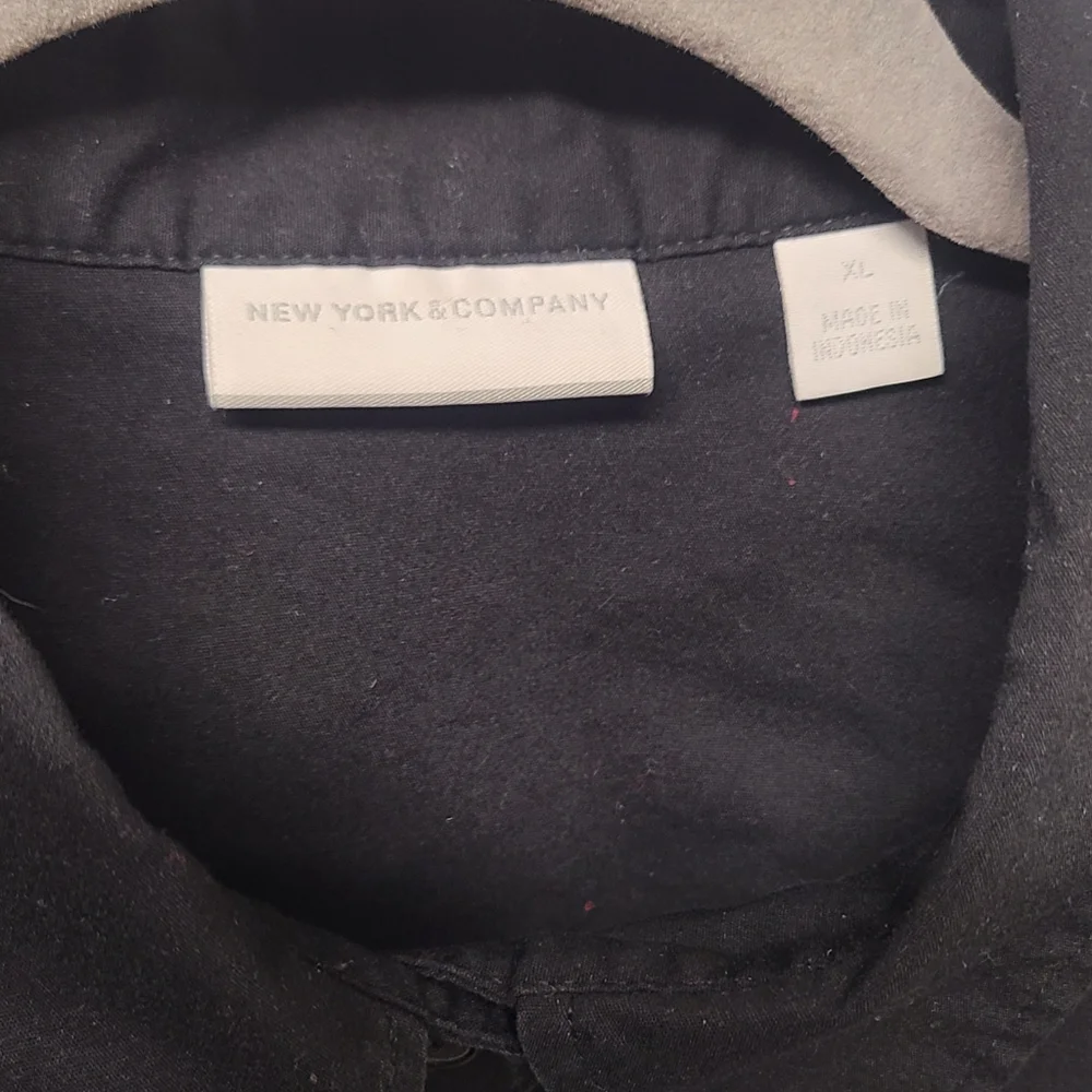 Classic Black Button-Up Shirt - Picture 7 of 7